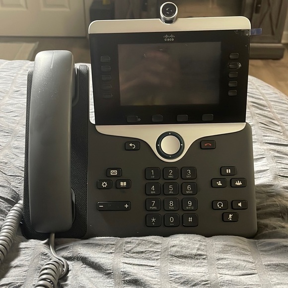 Cisco CP-8865 IP Phone- LIke new-still has plasti on screen - Picture 1 of 12